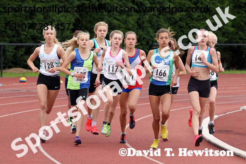 Under-15 girls 1500 metres, Northern Under-15 and under-17 Championships, Wigan. Photo: David T. Hewitson/Sports for All Pics
